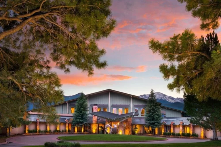 Top 5 Picks for Luxury Hotel Colorado Springs in 2023