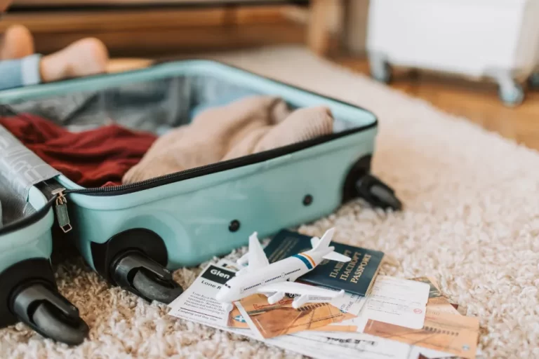Your Ultimate Packing List for Vacation + Digital Checklist